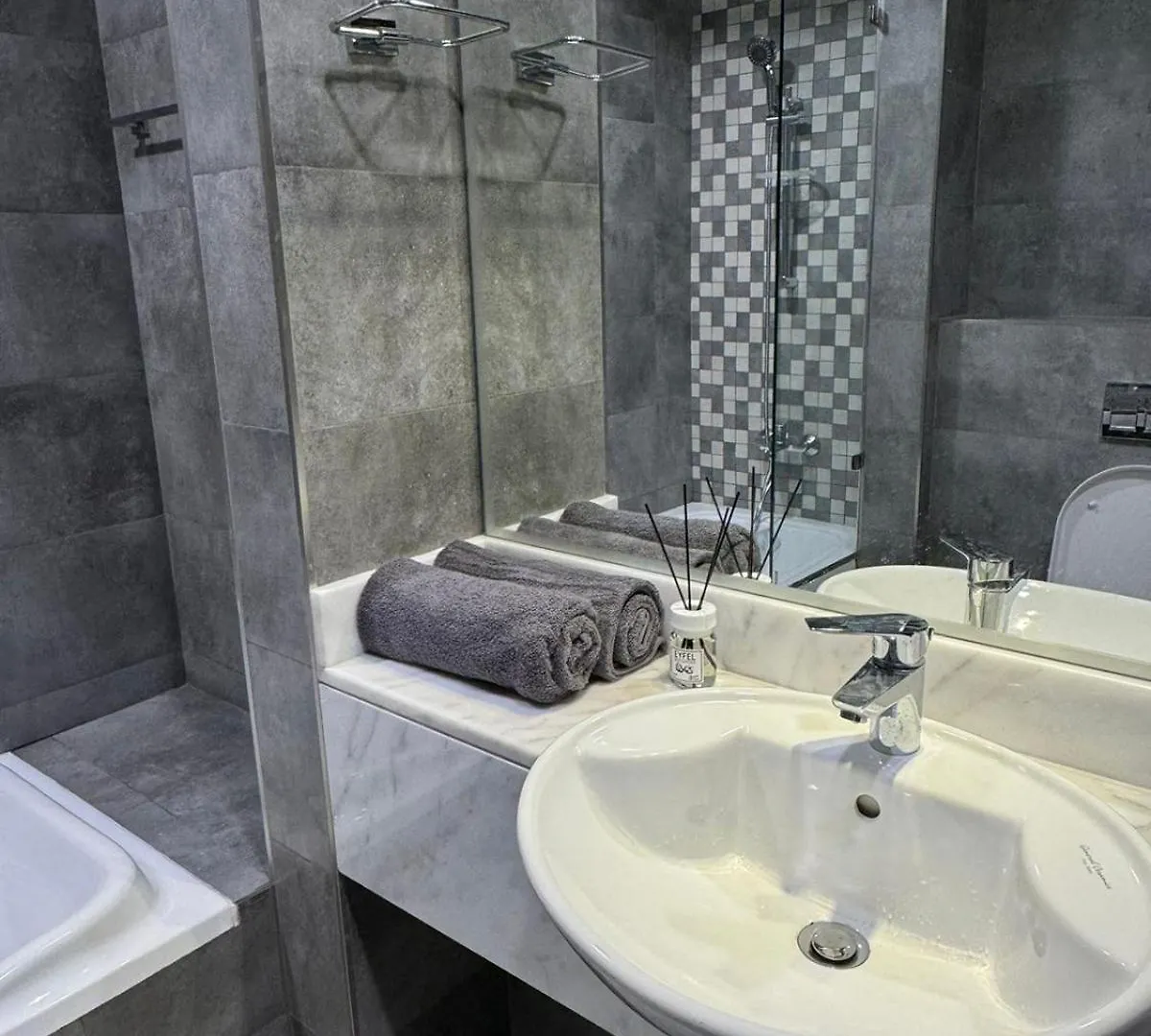 Capsule Room In Business Bay Near Downtown Dubai Capsule hotel